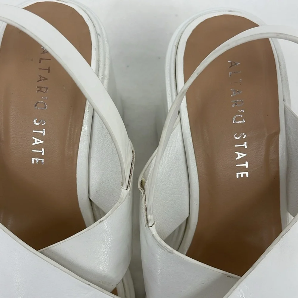 ALTAR’D STATE SIZE 6 Women's White Platform Sandals
